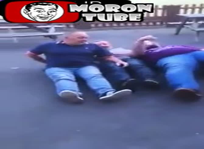 Video :At their door, they make a crap joke
